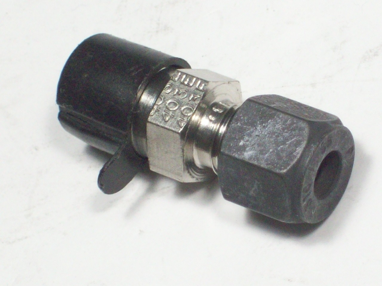 1 - Parker CPI Stainless Steel Connector, 1/4" OD Tube x 1/4" MNPT, 4-4 FBZ-SS