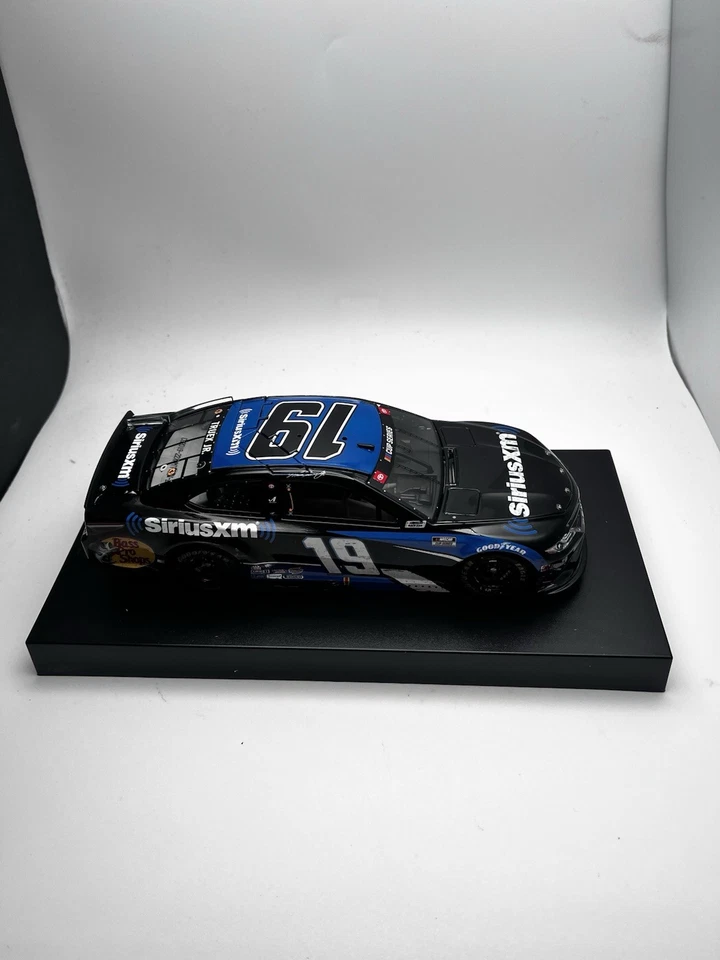 Martin Truex Jr Sirius XM Camry Race 2020 #19 victoria 1:24 diecast 1 de 228 Foto 3 de 4