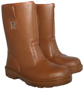 warm rigger boots