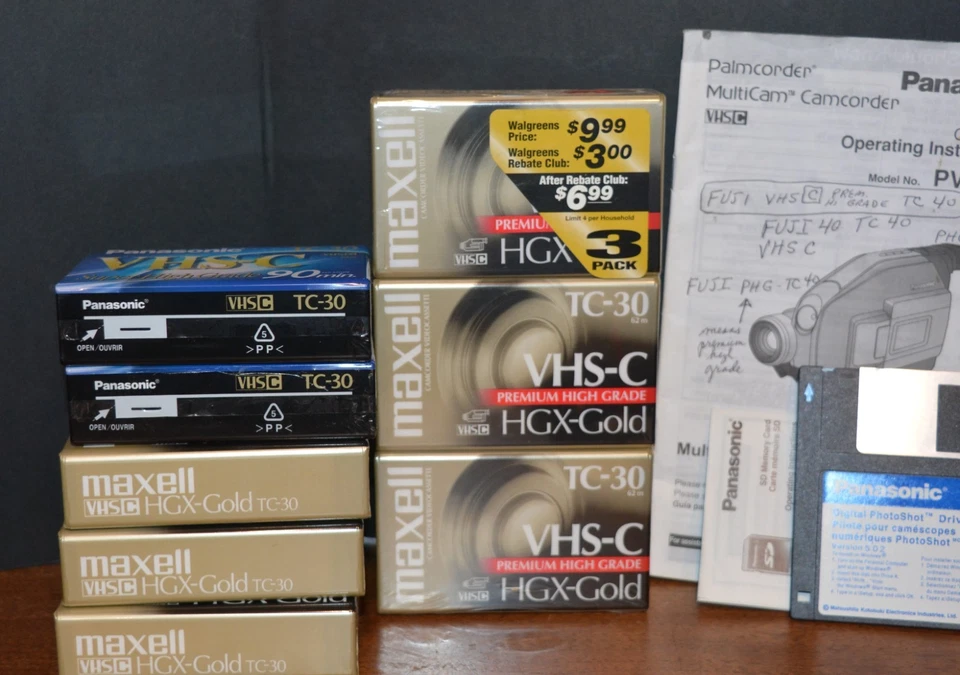 PANASONIC PALMCORDER Camcorder w/ Charger Tapes Bag & Batteries MODEL SD PV-L453 - Image 4 of 4