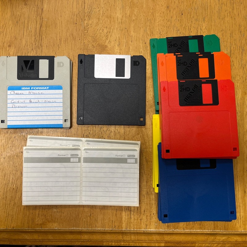 Vintage 3.5” Floppy Disk Maxell, HD, & Verbatim. Lot of 20