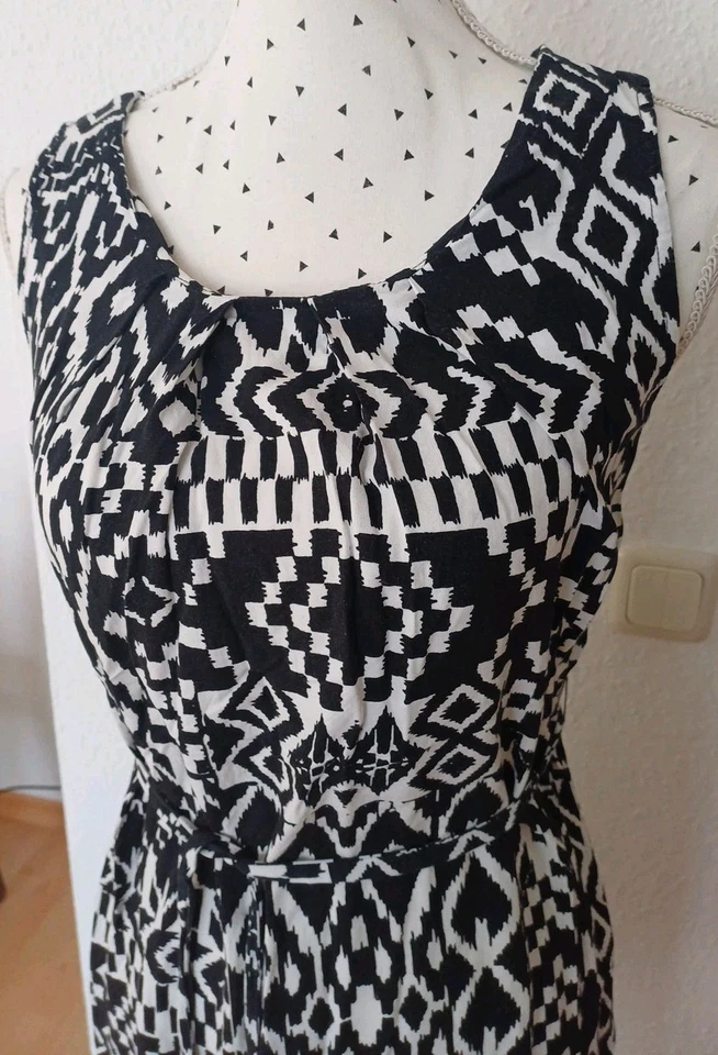 Kleid Sommerkleid Schwarz Weiß Gemustert C&A Yessica 38 - Bild 2 von 3