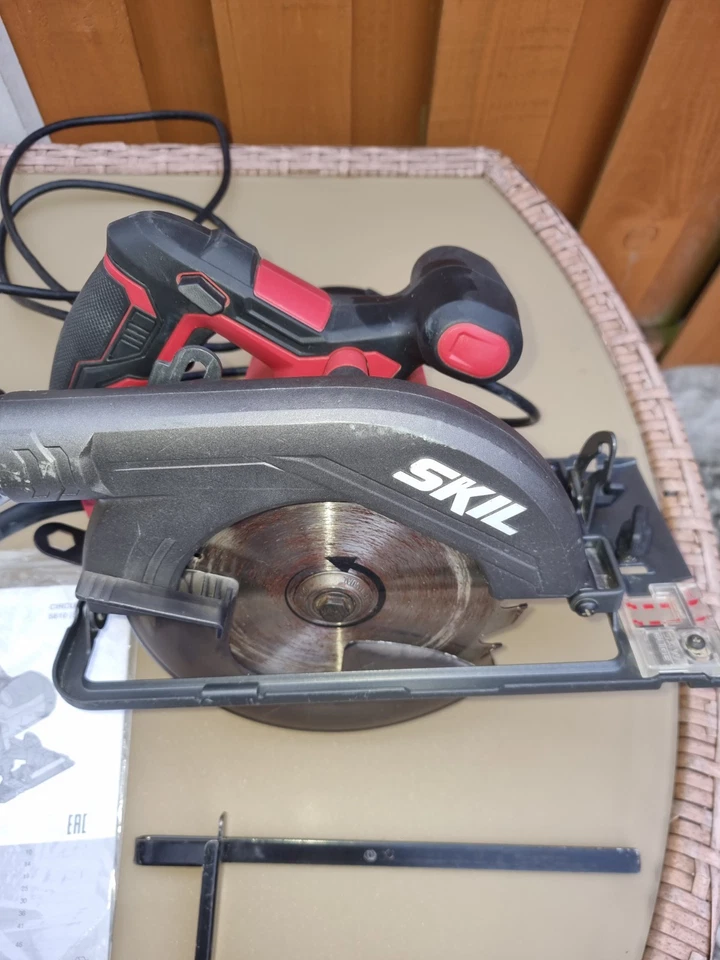 Skil SW1U581003 Circular Saw 230V-240V 1250W..184mm Blade - Image 2 of 4