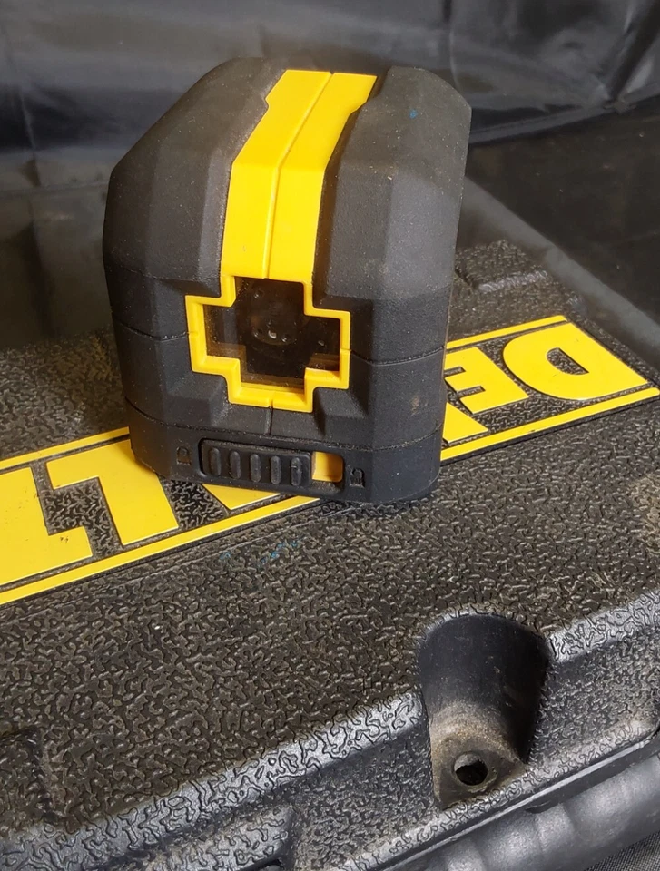 Dewalt DW08801 Cross Line Laser Red light 2-line laser level - Image 2 of 4