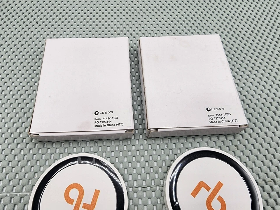 Leed's Quake Wireless Charging Pad 7141-11BB (2 PACK) - Image 3 of 4