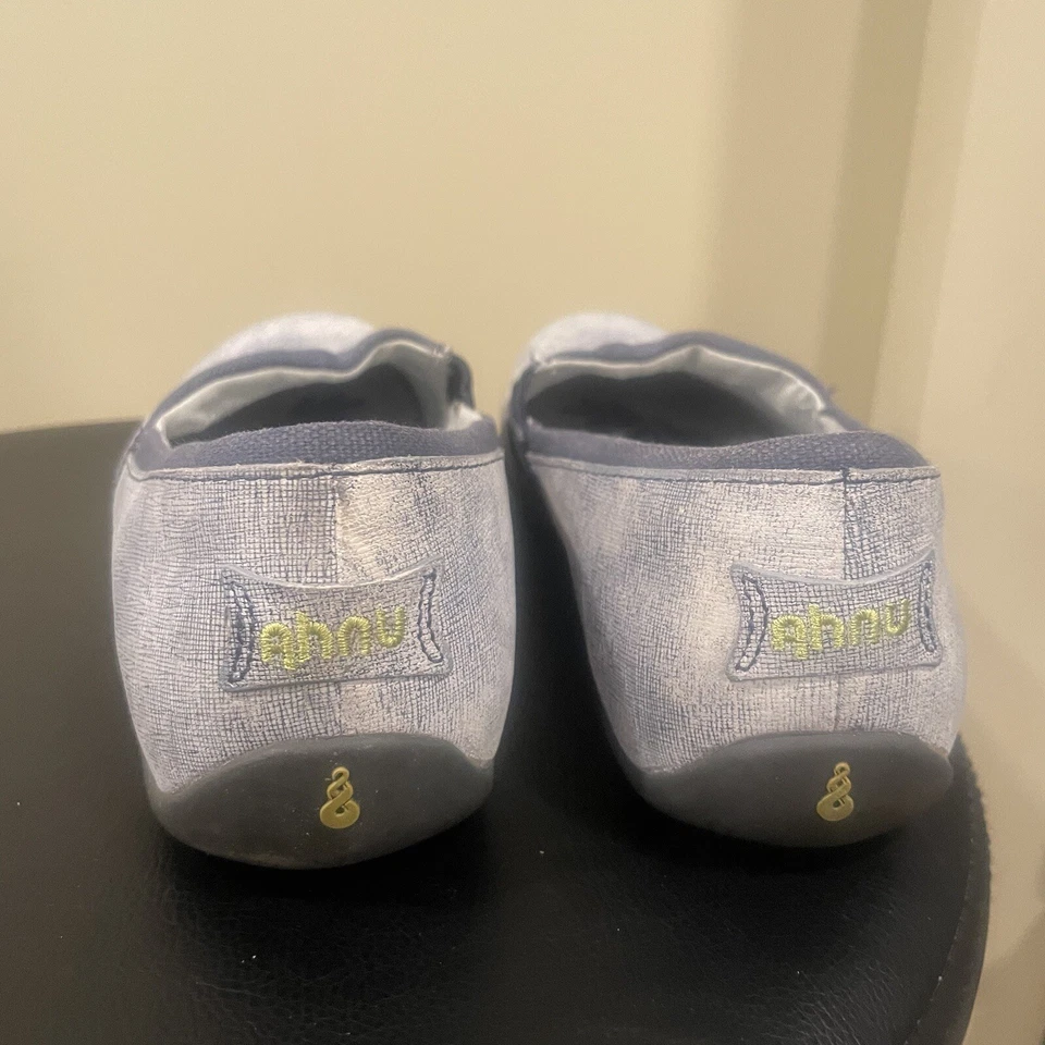 Ahnu Mujer Jackie Lona Cuero Slip On Slide Zapato Plano Talla 8.5 Usado en Excelente Condición Foto 4 de 4