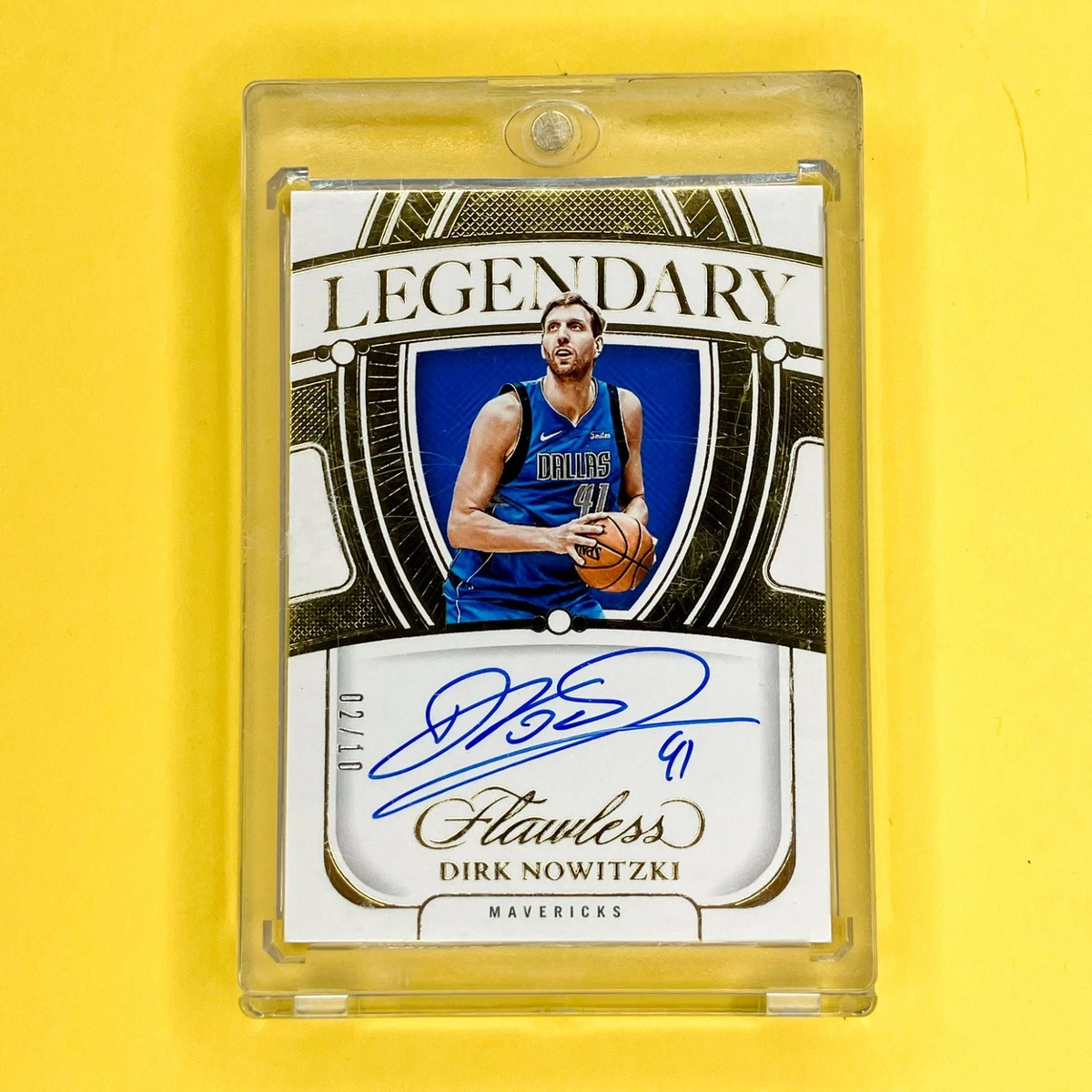 Panini Dirk Nowitzki Basketball Autographed Sports Trading Cards