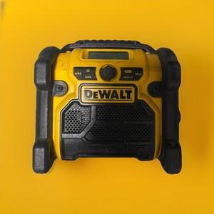 DEWALT RADIO W/12V BATTERY (P32007067)