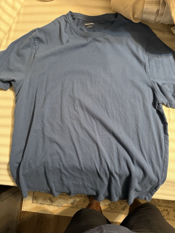 Men's Large Old Navy T-Shirt