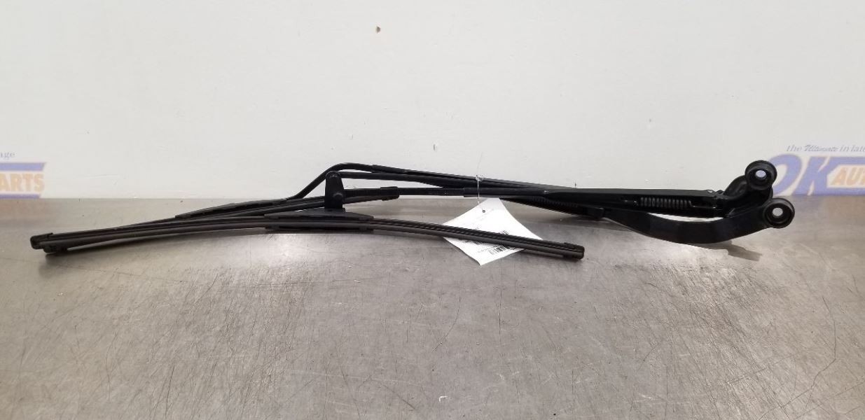 09 MASERATI GRANTURISMO WINDSHIELD WIPER ARM SET PAIR