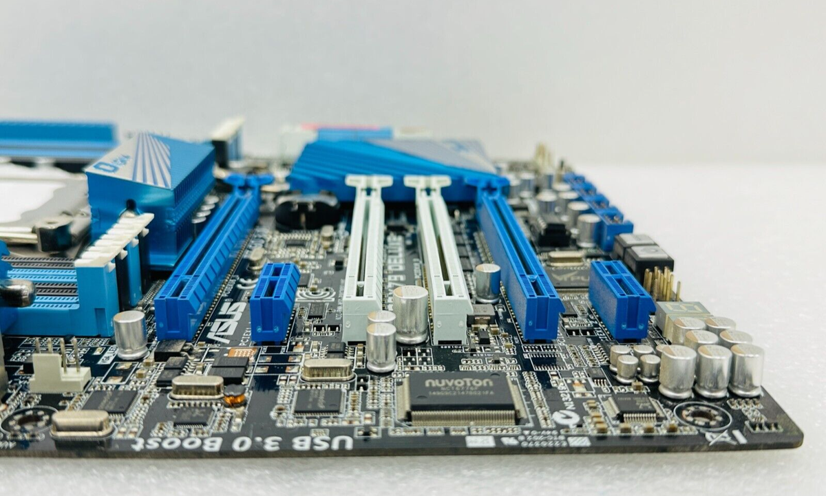 FOR PARTS - Asus P9X79 DELUXE ATX i7-3820 3.6GHz Quad Core - FREE