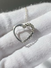 Dainty 10K White Gold Diamond Heart Pendant Chain Necklace Almost 20 1.49g
