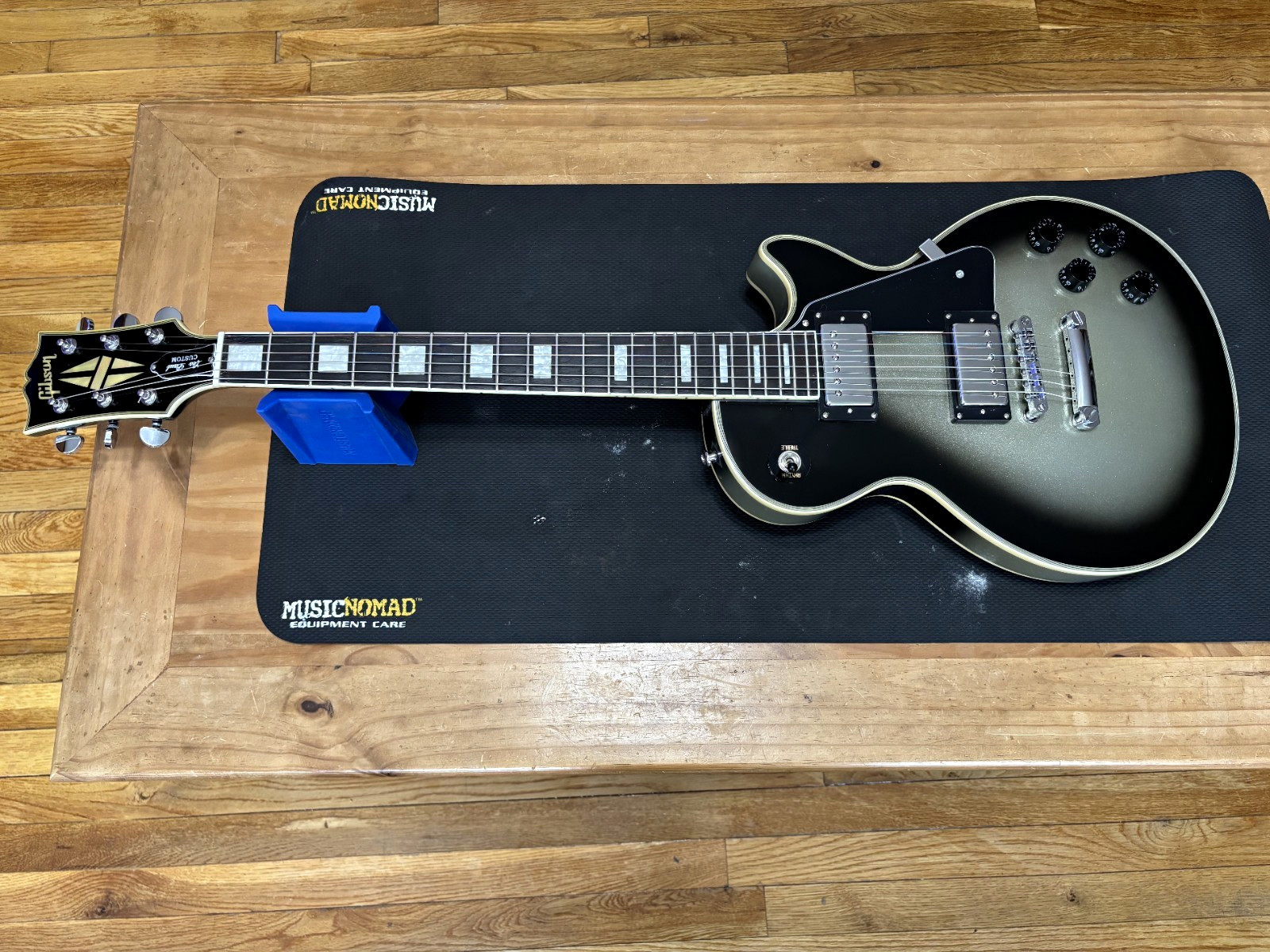 Silver Burst Chibson Les Paul Custom - NOT A REAL GIBSON