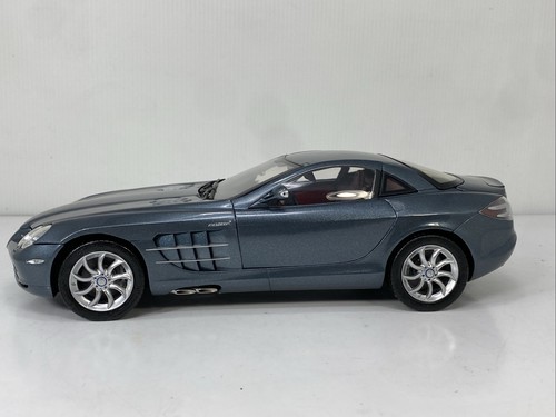 1/18 CMC 2003 Mercedes_Benz SLR McLaren Grey M-045C AWESOME Look CLoser - Imagen 2 de 22