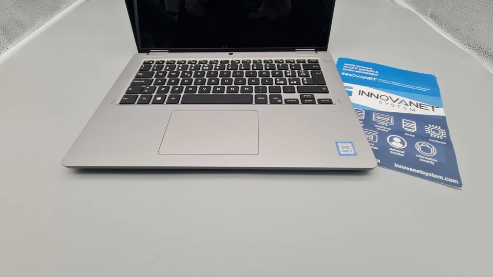 Dell Latitude 3310 2-in-1 - i3-8145U - 8GB RAM - 256GB SSD - 13.3" FHD Touch - Immagine 2 di 4