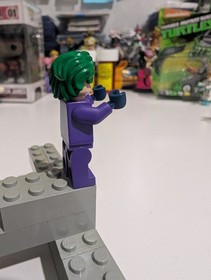 Lego DC Joker Minifigure From 76023 Tumbler Excellent Condition