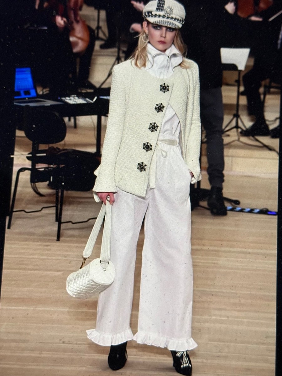 CHANEL NEW Pre-Fall 18A BLACK CC PEARL JEWELED BOW BOOTIES
