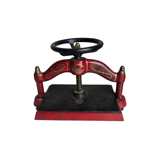Vintage Southern Skein Crescent Cast Iron Book Press Red Black USA Tool Unit
