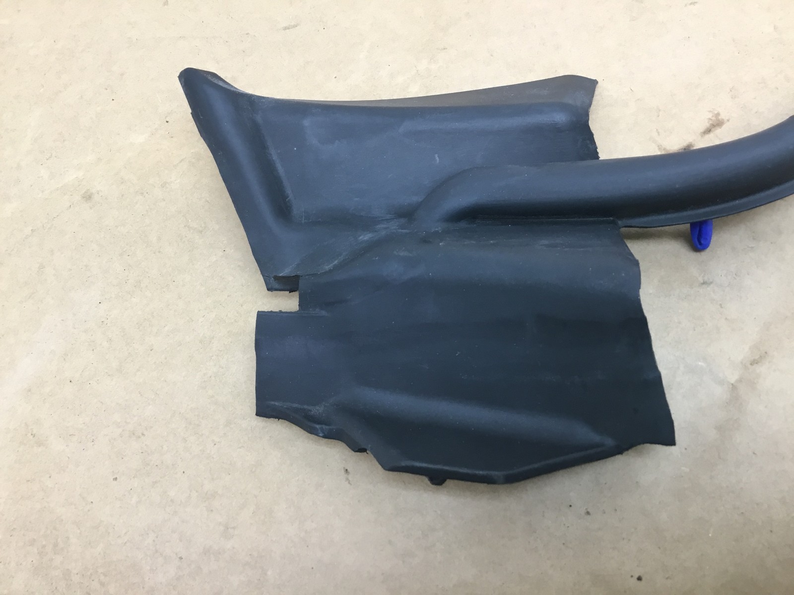 Maserati Quattroporte GTS Front Right Door Gasket Weather Seal Strip 14 - 18 :A