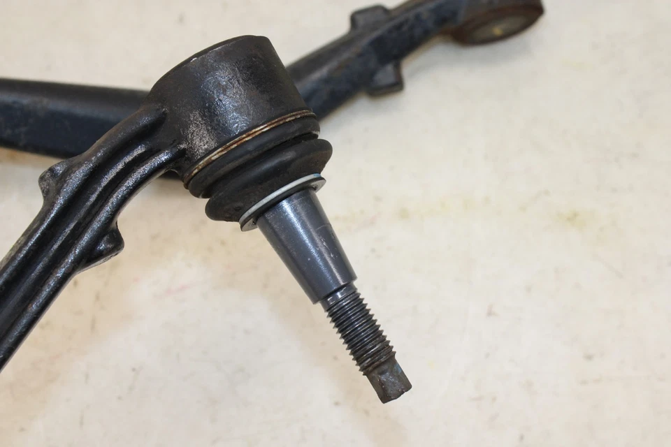 Juego de brazo de control delantero izquierdo Chevrolet Camaro 2010-2015 OEM MG73 Foto 3 de 4