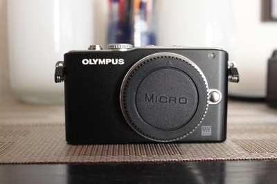 Olympus Pen Lite E-PL3 12MP Mirrorless Camera Body +battery&charger Read desc