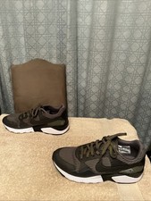Nike Air Pegasus 92/16 olive green /black/white women's Size 7.5 Worn Once