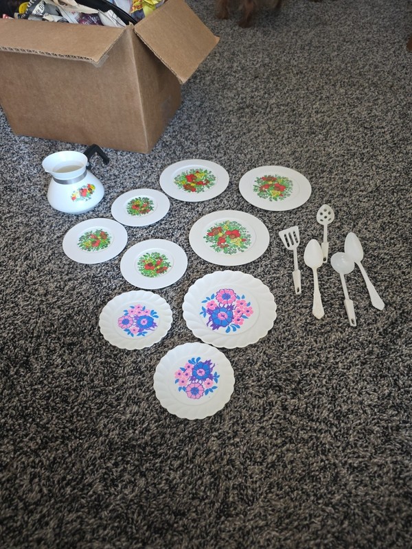 Vtg Chilton Spice of Life Fruit Flowers Children's Toy Plates - 15 pieces