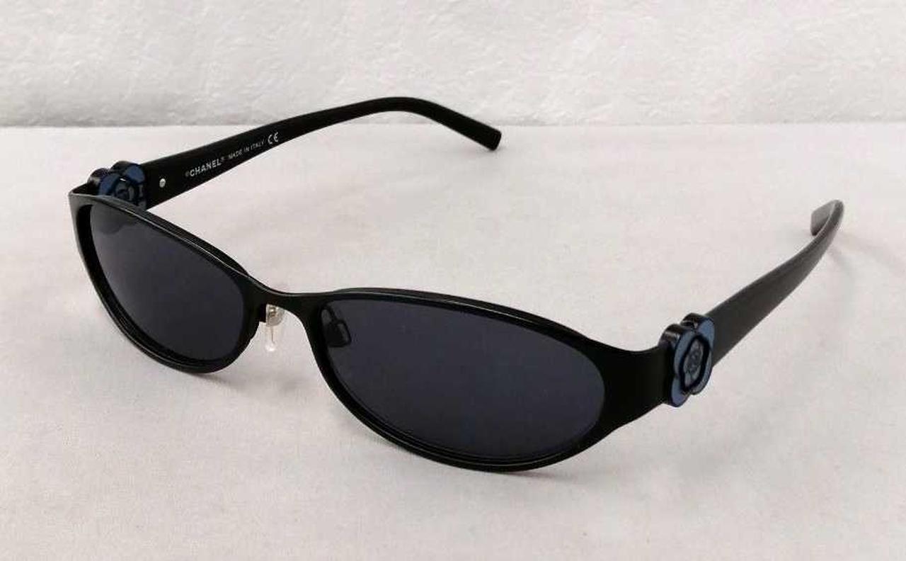 Chanel 4166 Camellia Sunglasses Black with Storage Bag Pre-Owned-image