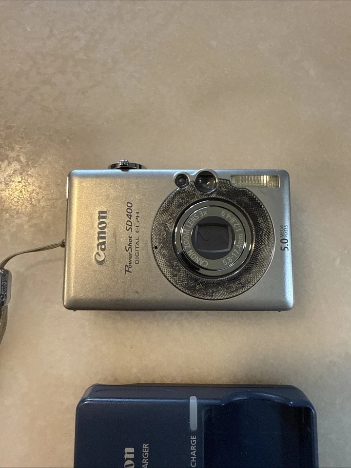 佳能 PowerShot SD400 数码 ELPH (PC1150) 银色 500 万像素 3 倍数码相机 可正常工作 — 第 2/4 张图片