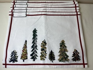 Threshold Placemats Christmas Holiday Green &  Gold Trees w/red Accents. Lot 6