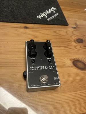Darkglass Bass Overdrive B3K - Microtubes B3K 9VDC Bass Overdrive