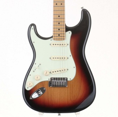 Fender Player Plus Stratocaster Left-Handed Maple Fingerboard 3-Color Sunburst M