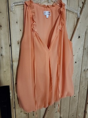 Sleeveless Ruffled Top Sz M Orange Flowy Keyhole Cleavage stretch Bottom Band