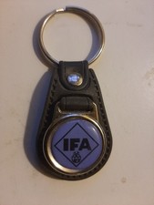 Schlüsselanhänger LKW Bus  Oldtimer Zugmaschine IFA  8x3cm