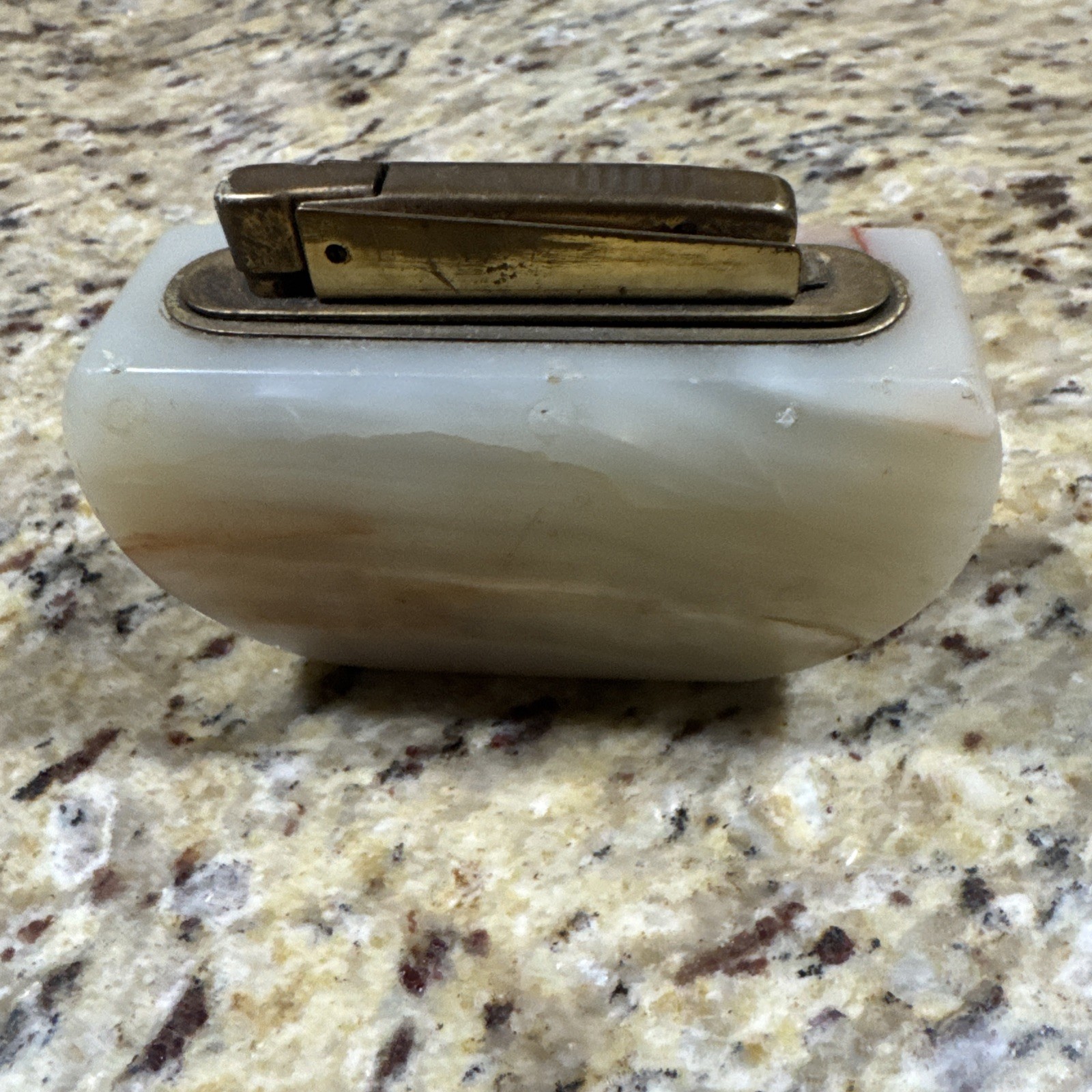 W/stone Base 50s Sorrant Lighter. Cpix