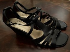 CIRCA JOAN  DAVID BLACK "T STRAP" OPEN TOE WEDGE HEEL SIZE 8M Dark Navy