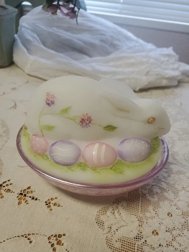 Fenton Covered Bunny Rabbit on Nest Dish Spring Finery Hand Painted Flowers Eggs