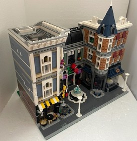 Retired LEGO CREATOR Assembly Square 10255 Box & Instructions 100% complete