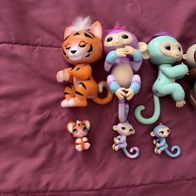 Wowwee Fingerlings Animal Lot of 5 Tiger, Monkeys, Sloth, and Horse