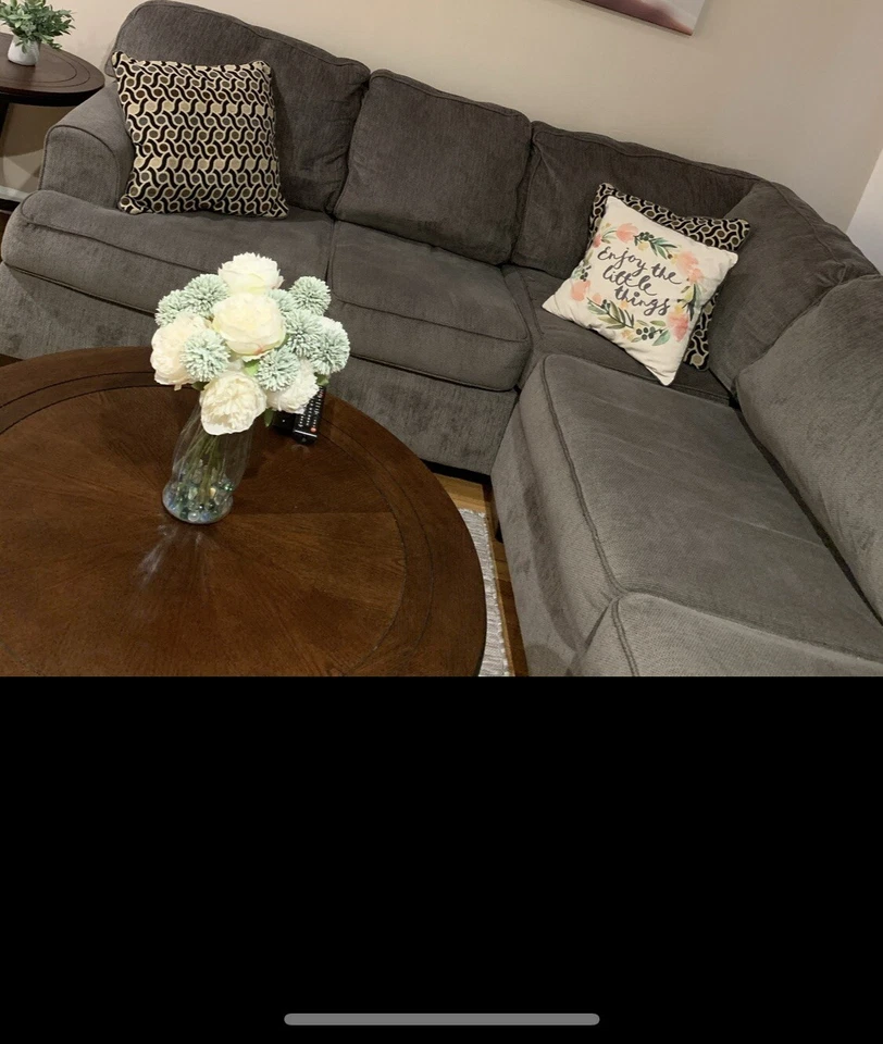 sofá seccional salón Foto 3 de 4