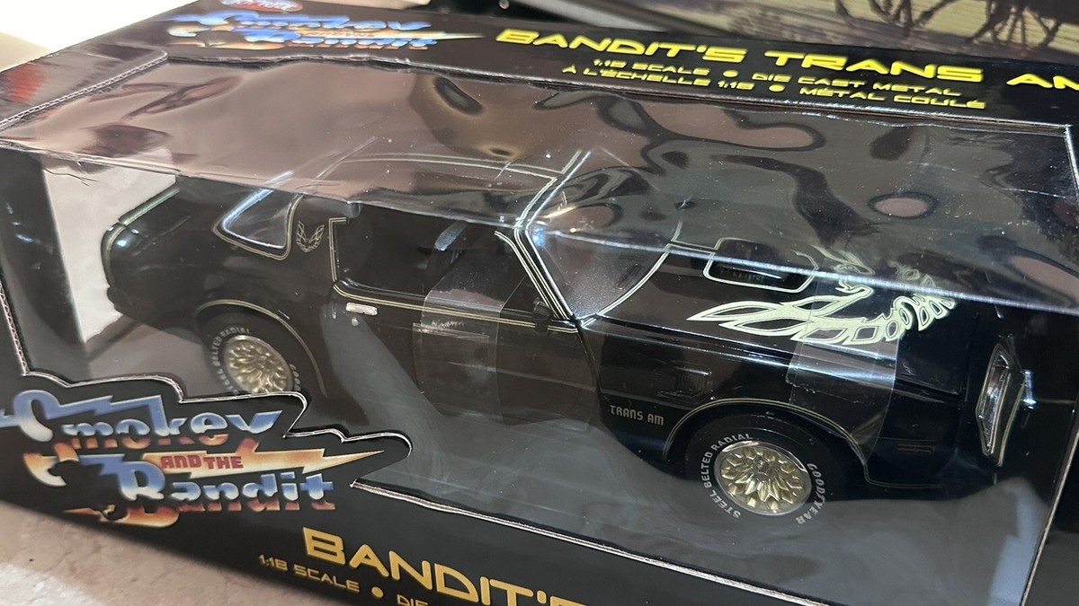 1/18 SMOKEY AND THE BANDIT TRUCK - TRAILER AND BANDIT TRANS AM