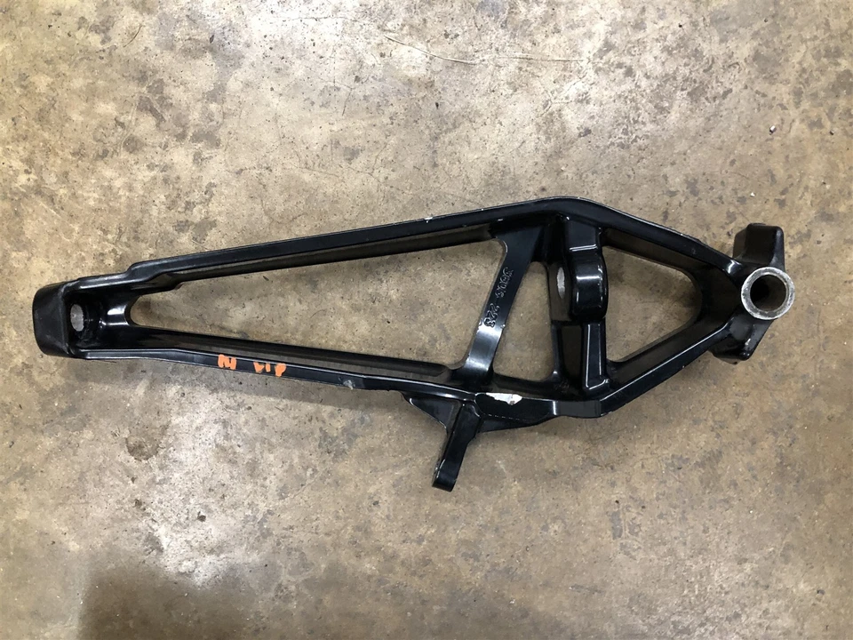 Yamaha SR Viper XTX MTX STX 14 15 2014 2015 OEM Eje de esquí izquierdo nudillo Foto 3 de 3