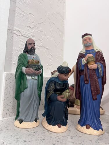Vintage 1980's 11 Pcs Chalk Plaster Hand Painted Nativity Set Hobbyist 8" Scale - Picture 4 of 10