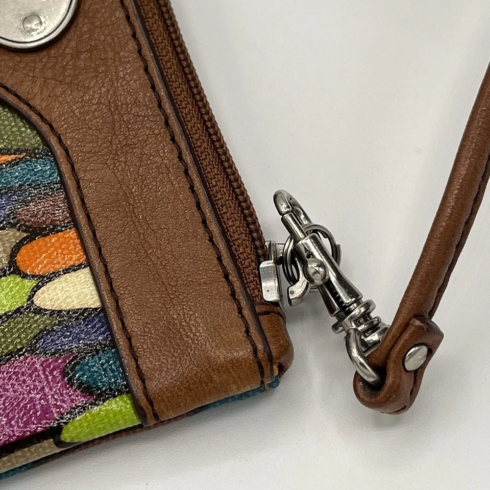 Cartera Bolso sin asas Fossil Muñequera 4x7 pulgadas Barras Arco Iris con logotipo de cerradura Cuero Foto 4 de 4