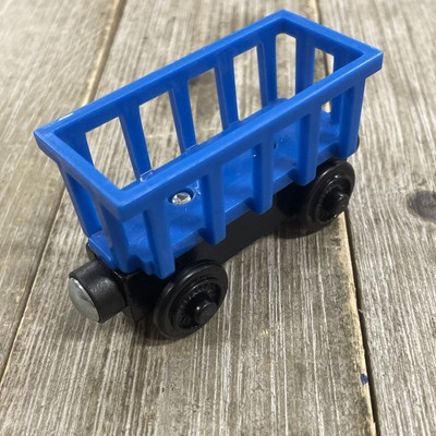 Llama Cargo Car Thomas the Train Railway Blue 2012 Rounded Magnetic Connectors