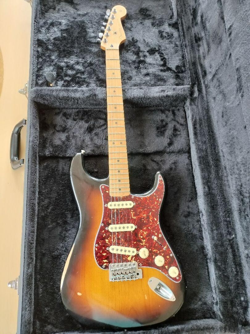 ギター Fender Mexico Road Worn 50s Stratocaster Fender Road Worn '50s Stratocaster Sunburst 2018 – Chicago