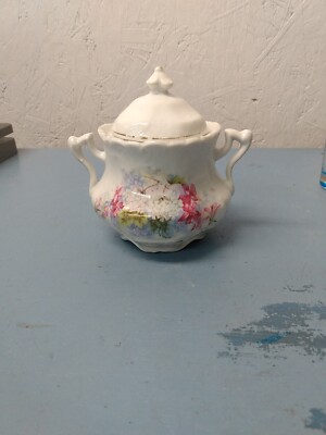VINTAGE SUGAR BOWL & LID  *chip on the inside* (LL)