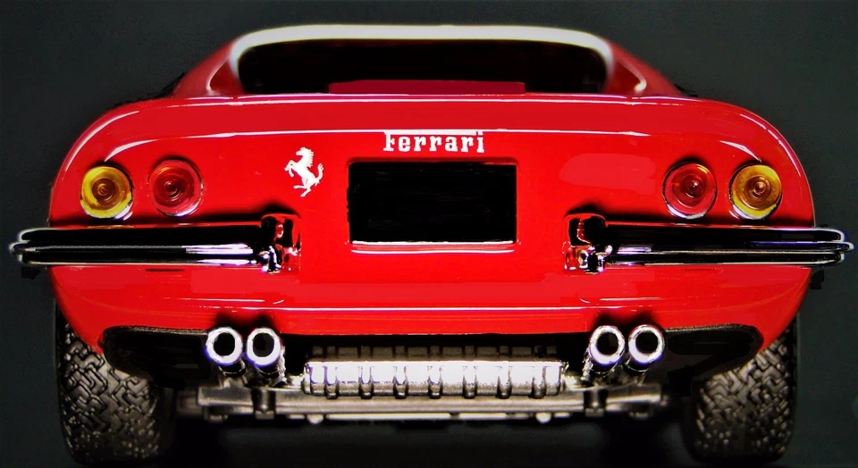 Carro de corrida Ferrari 1:24Le Mans12Racer18 modelo de carroceria de metal personalizado VERMELHO - Imagem 2 de 4