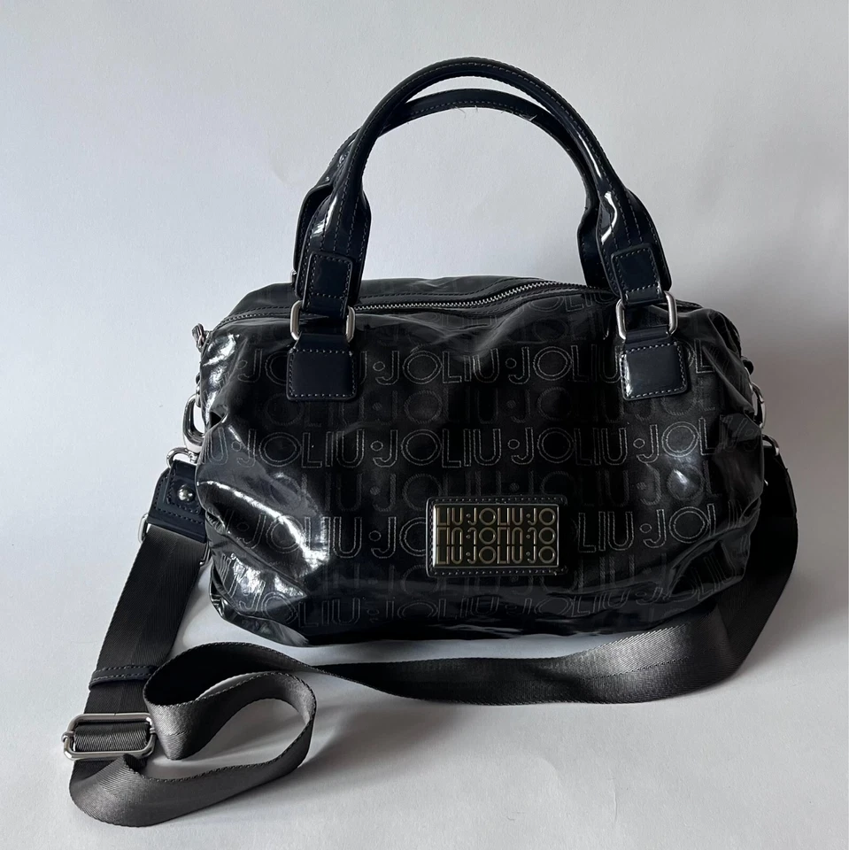 Bolso Cartera Liu Jo Monograma Negro Charol con Correa Bandolera Logo Herrajes Foto 2 de 4