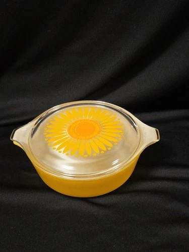 Vintage Pyrex 471 One Pint Casserole Dish and Sunflower Clear Glass Lid 470-C